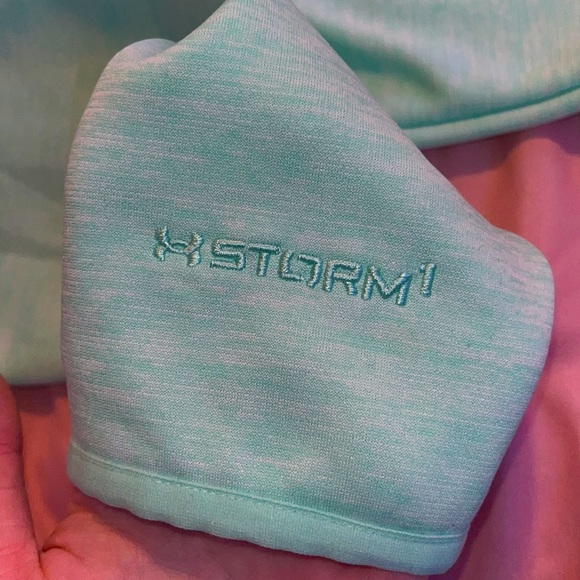 Under armor hoodie - Picture 3 of 6